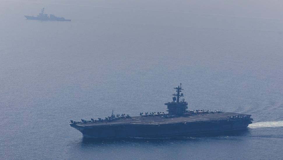 İran Devrim Muhafızları: Abraham Lincoln Uçak Gemisi 4 İran füzesiyle hedef alındı