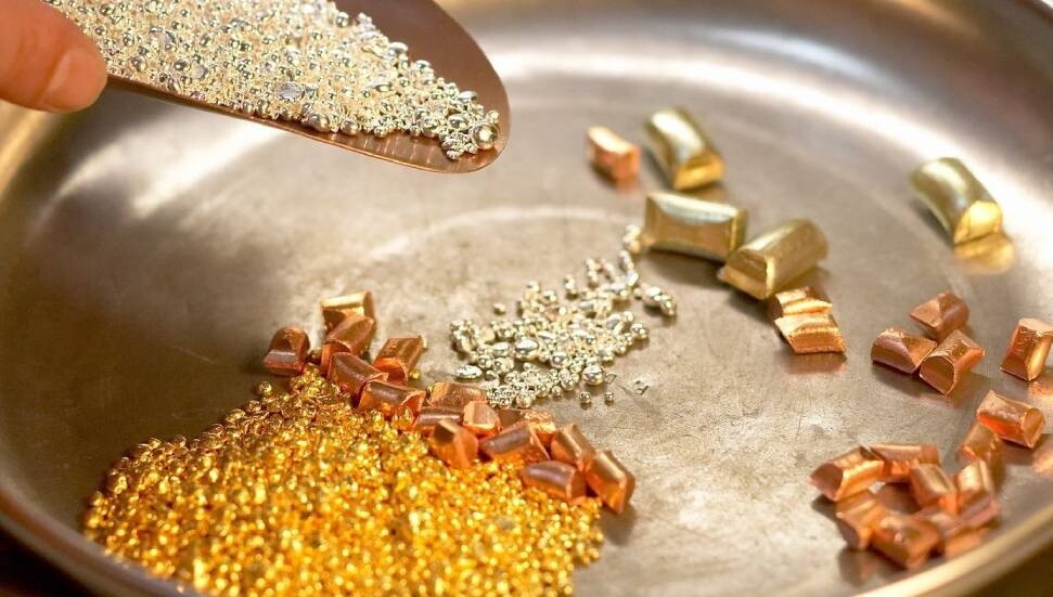 İktisatbank piyasa analizi: Tatil havası ve zayıf likidite kıymetli metalleri baskılıyor