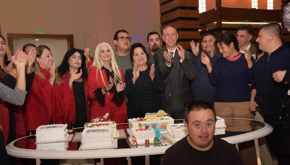 Özel gereksinimli gençlere anlamlı yeni yıl yemeği