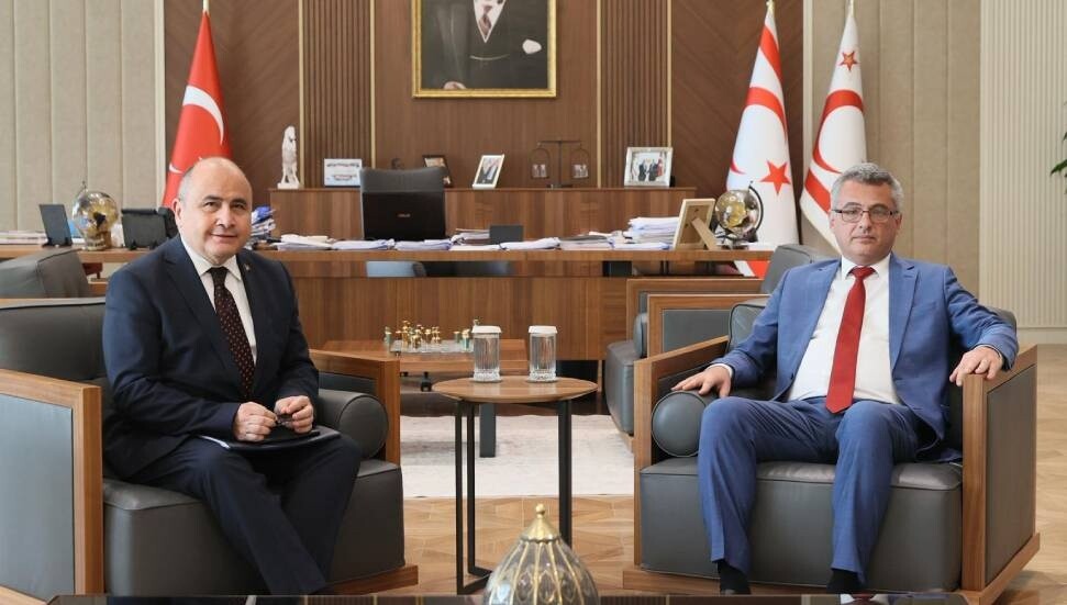 Cumhurbaşkanı Erhürman, Türkiye'nin Lefkoşa Büyükelçisi Ali Murat Başçeri’yi kabul etti