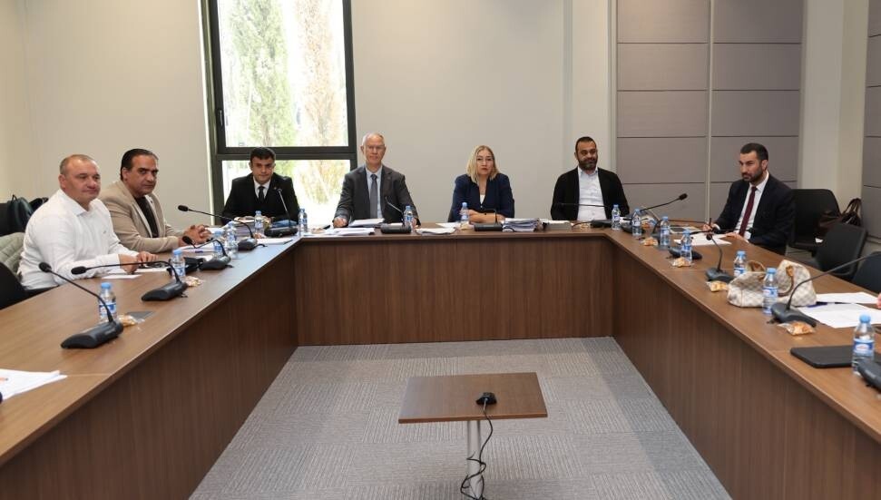 Hukuk, Siyasi İşler, Dışilişkiler ve Savunma Komitesi bir yasa ile bir yasa tasarısını Genel Kurul’a sevk etti