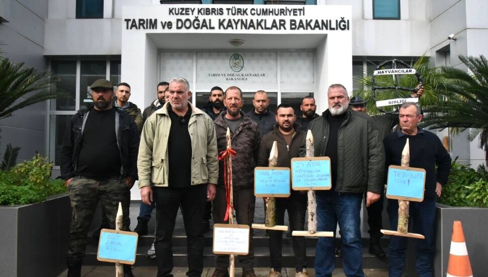 Hayvancılar Birliği, Tarım Bakanlığı önünde eylem yaptı: 2026 Hayvancılar Birliği’nin eylem yılı olacak