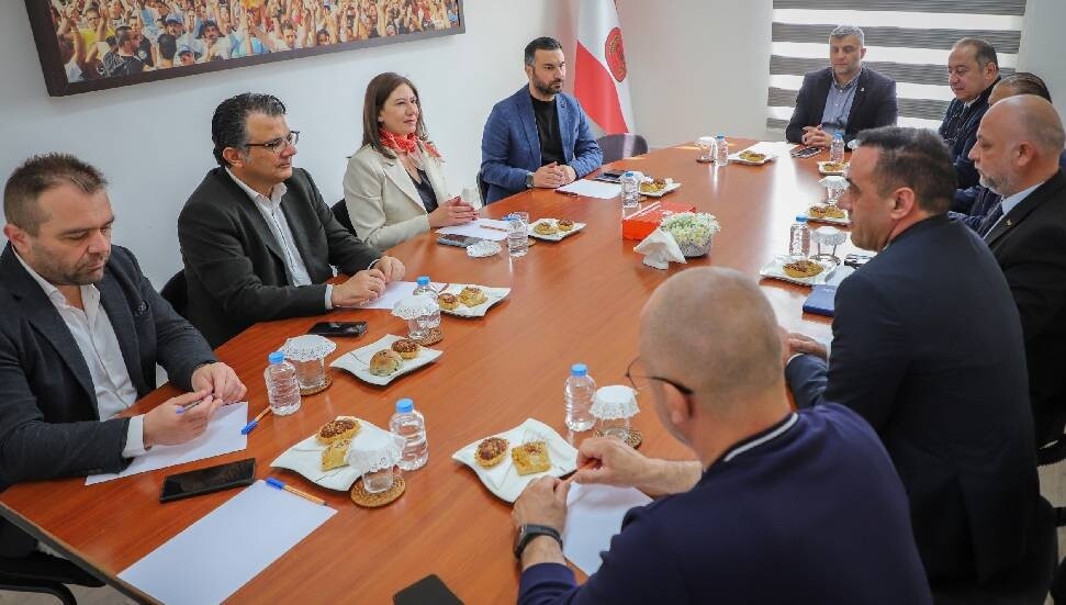 CTP, İş İnsanları Derneği’ni kabul etti: Üretim ve istihdam odaklı politikaları hayata geçireceğiz