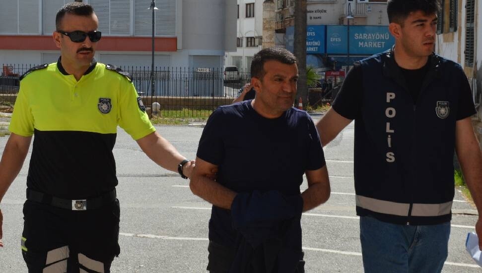 Ercan Havalimanı'nda 209 bin dolarlık kaçak telefon: 5 gün tutuklu kalacak