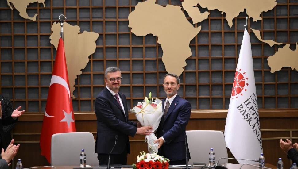 Burhanettin Duran, görevi Fahrettin Altun'dan devraldı
