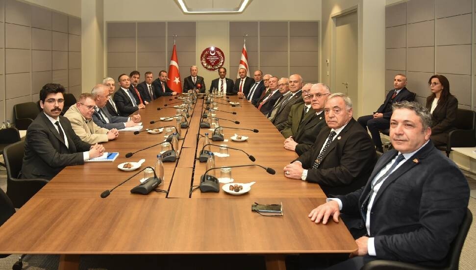 TBMM Milli Savunma Komisyonu Başkanı Hulusi Akar, Muharip Dernek temsilcileriyle bir araya geldi