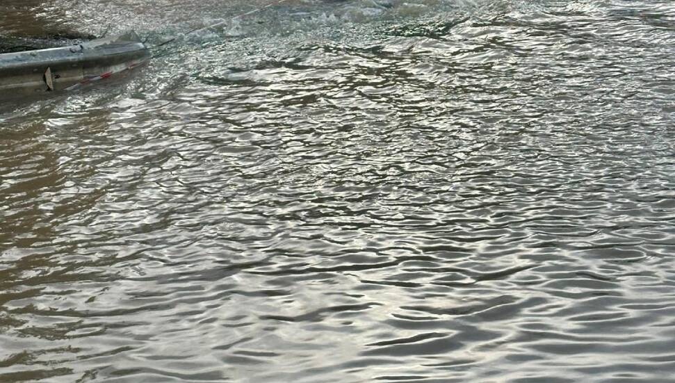 Yıldırım köyünde köprü sular altında kaldı